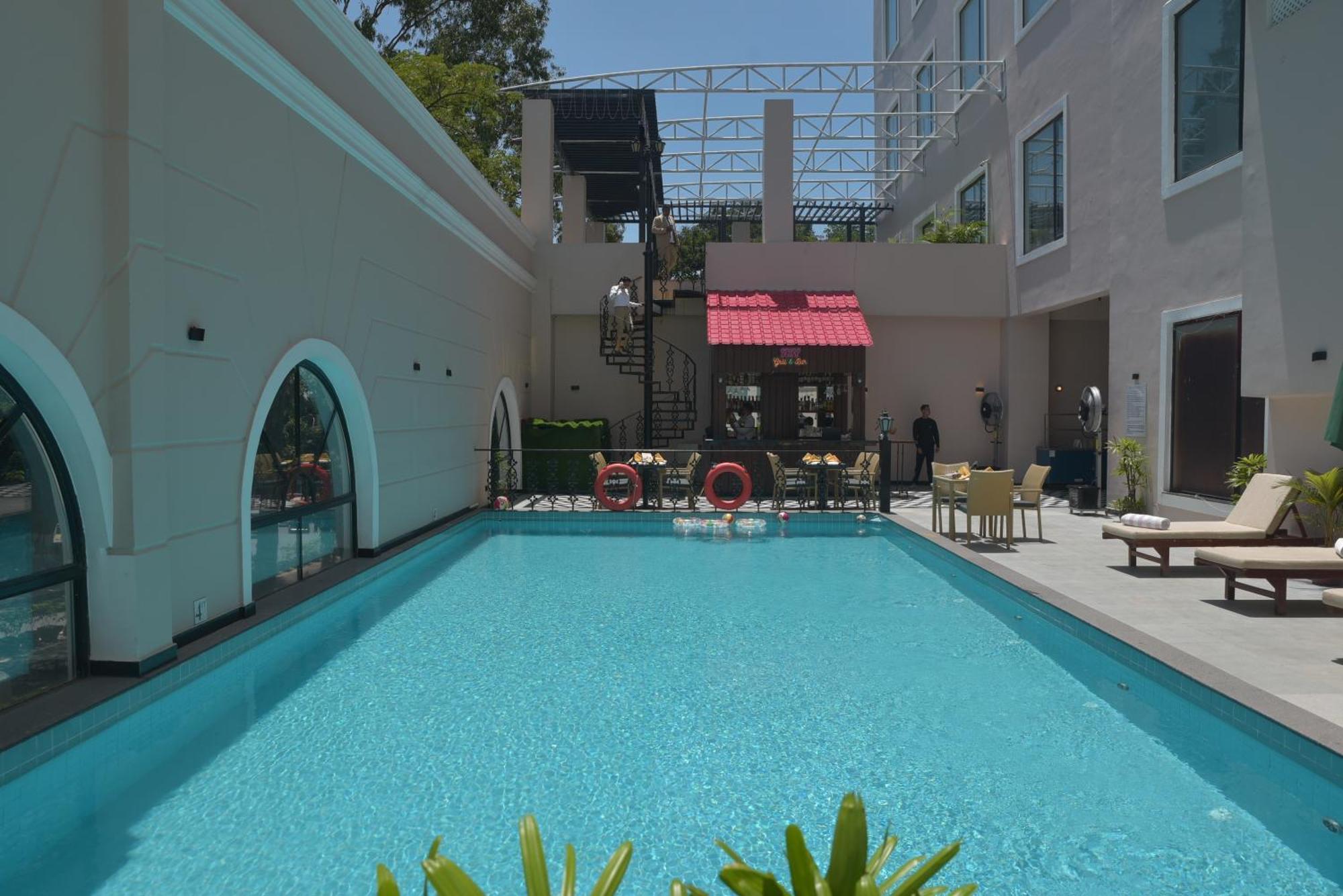 Hotel Polo Towers Agartala Esterno foto